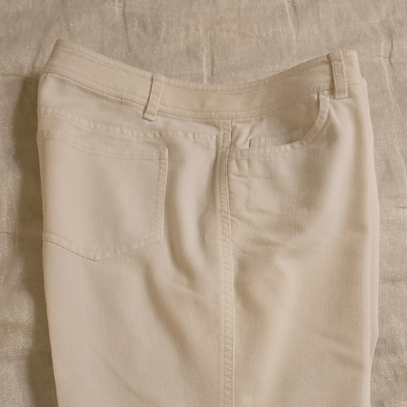 Lafayette 148 New York White Straight Leg Jeans - Picture 3 of 12